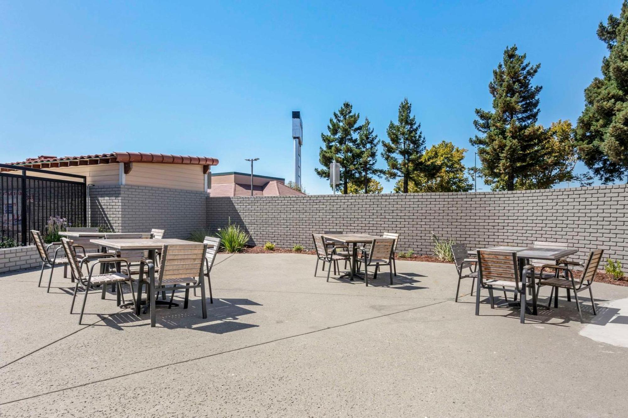 Country Inn & Suites By Radisson, Vallejo Napa Valley, Ca Екстер'єр фото